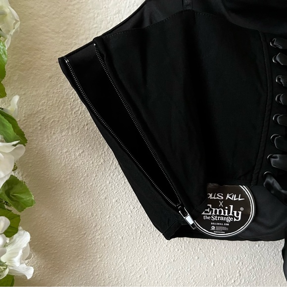 SOLD RARE Dolls Kill x Emily the Strange Plus Size She’s a Mystery Corset Top - Picture 8 of 12